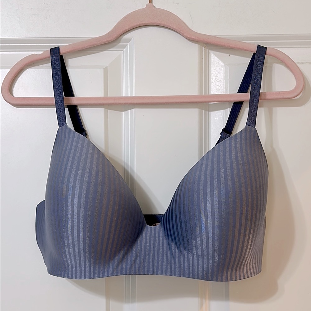 Victoria's Secret Gray Striped Lightly Lined Wireless Comfort Bra